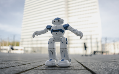 أصغر روبوت شبيه بالإنسان في العالم: إنجاز هندسي مذهل من طلاب هونغ كونغ